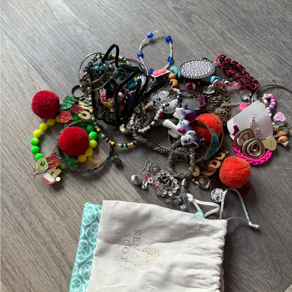 Mystery bag Vintage and Junk Jewelry Wearable used for Crafting